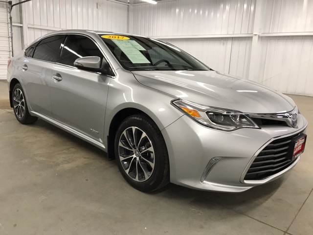 Pre-Owned 2017 Toyota Avalon Hybrid XLE Plus FWD 4D Sedan